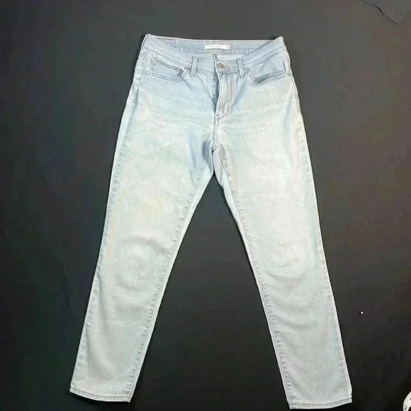 Levi women’s slimming skinny 5 pocket jeans, light wash size 8 petite - Picture 1 of 11